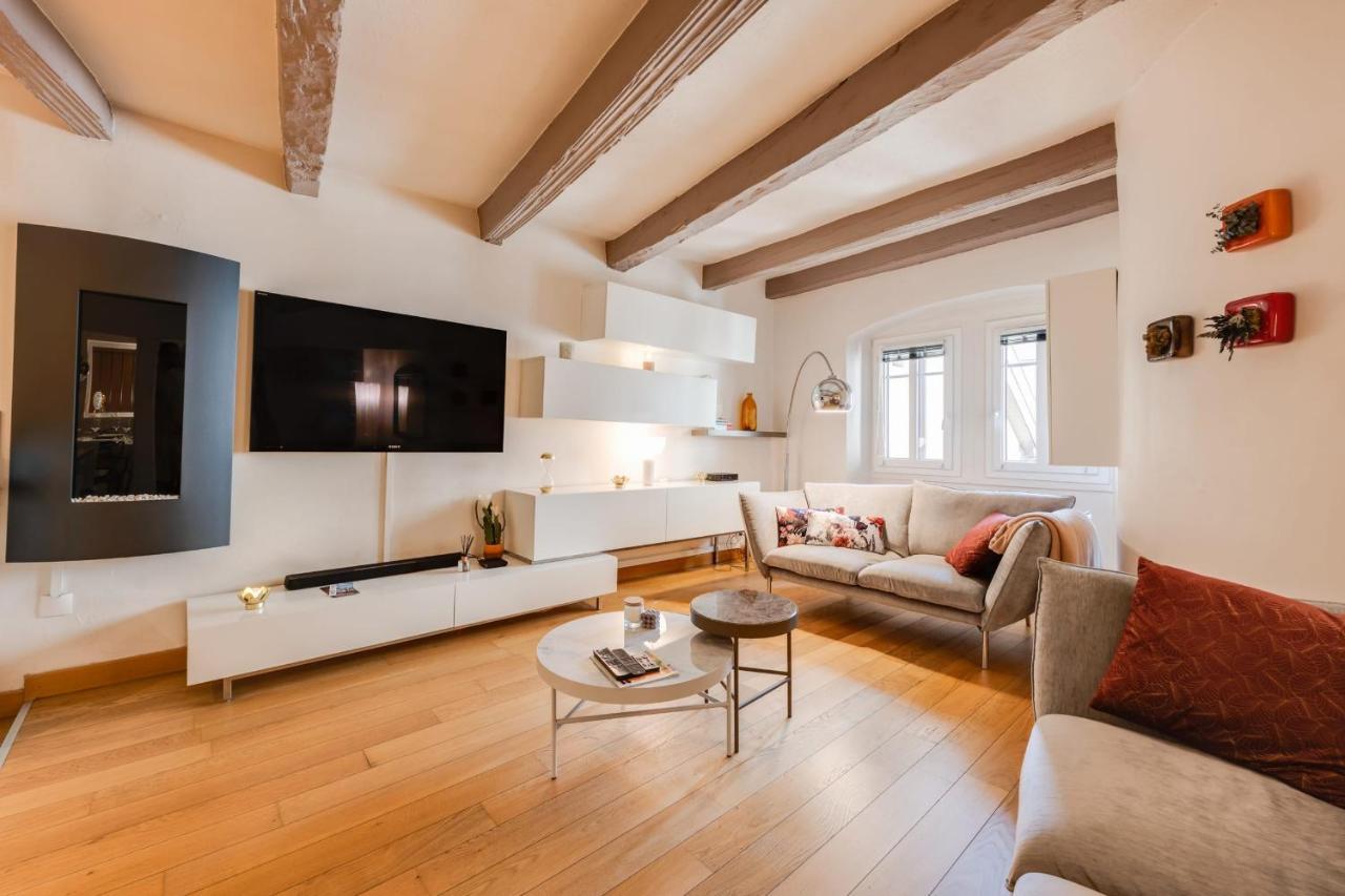 La Tour Du Lac - Beautiful Apartment In The Heart Of Annecy Exteriör bild